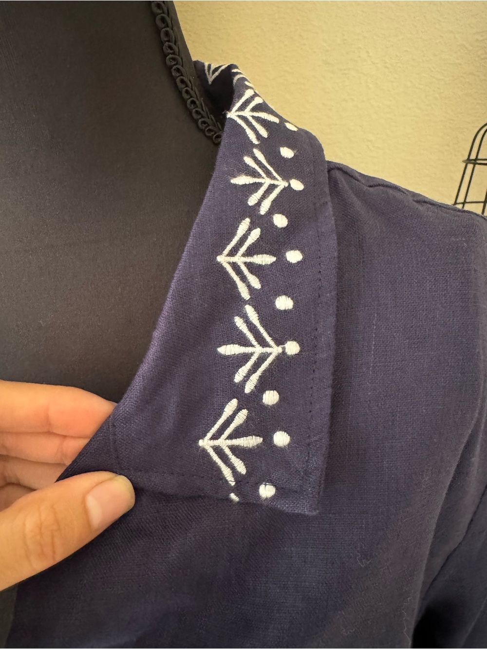 NM Neiman Marcus 100% Linen Navy Embroidered Tunic Dress XL Boho Coastal - Picture 4 of 8